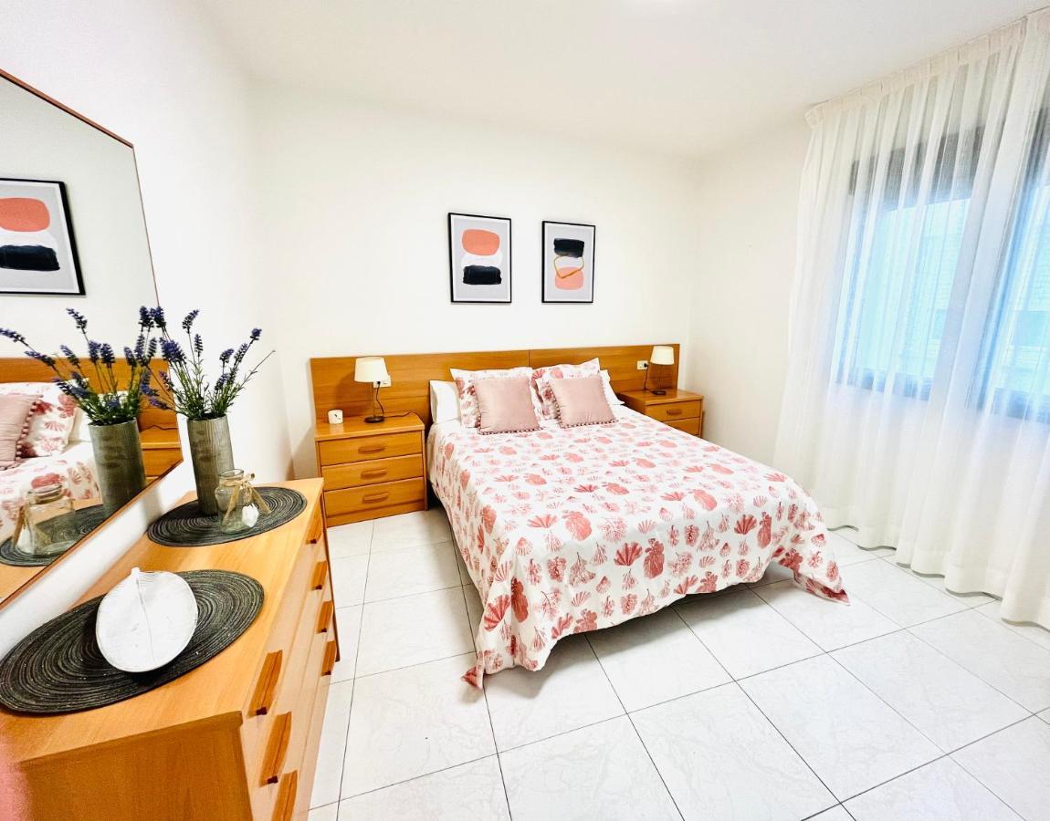 Apartamentos Faro Da Rocha O Grove Esterno foto