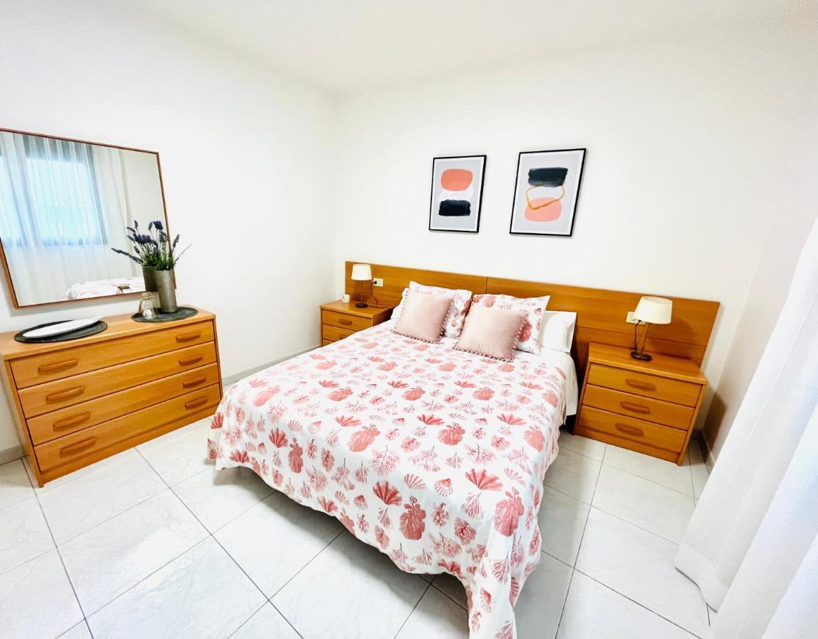Apartamentos Faro Da Rocha O Grove Esterno foto