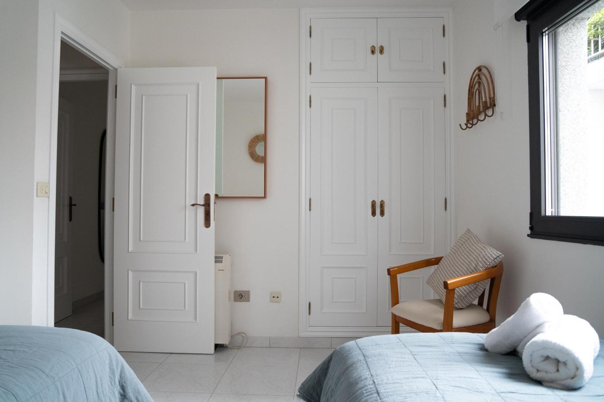 Apartamentos Faro Da Rocha O Grove Esterno foto